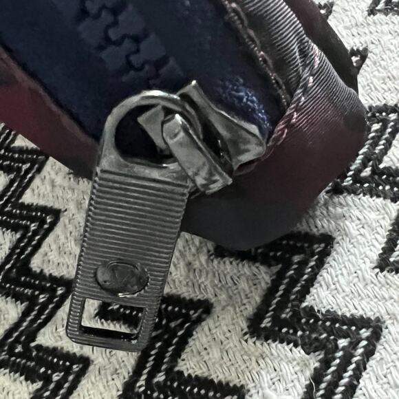 NWT Heritage 365 Camo Smoky Red Night Sea Multi lululemon Everywhere Belt Bag - Picture 4 of 12